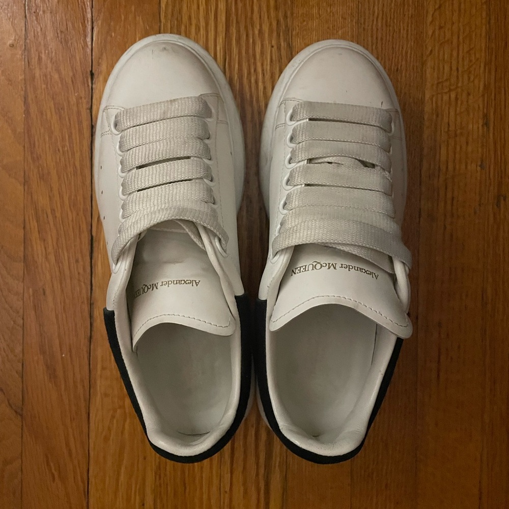 Alexander McQueen Oversized sneakers
